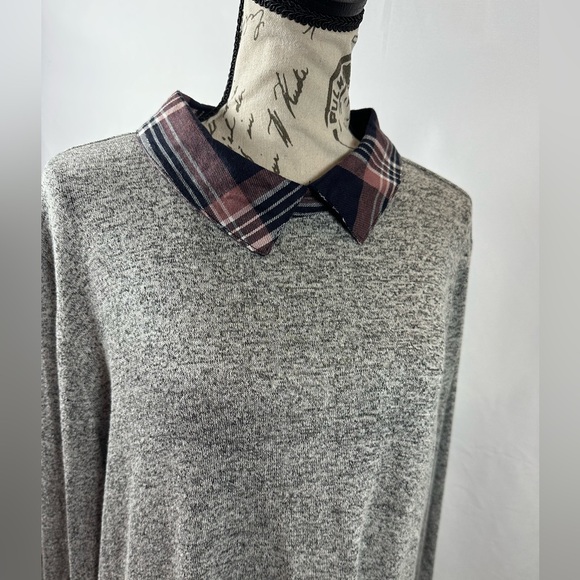 Zac & Rachel Gray and Black Lace Blouse - Picture 9 of 10